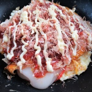 おもち、ハム、卵、マヨでお好み焼き風アレンジ！